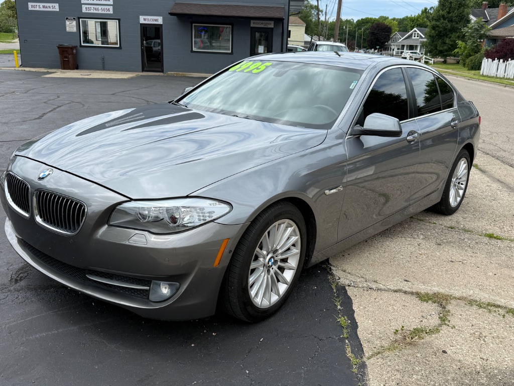 2013 BMW 5 Series 535i xDrive Sedan's photo