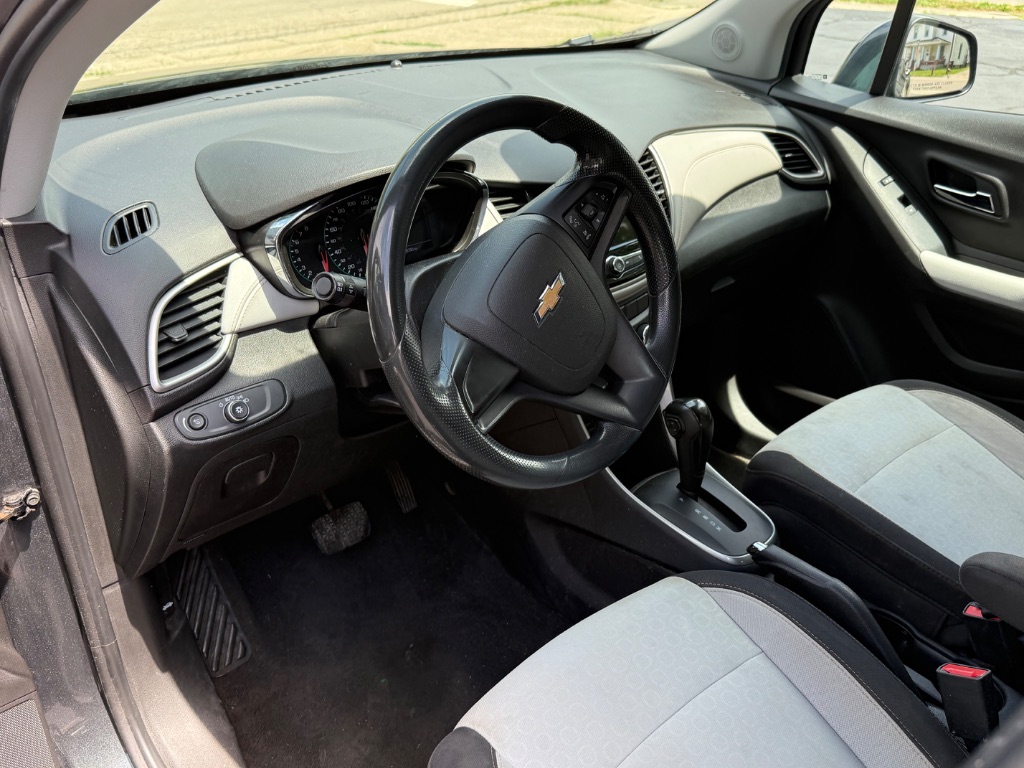 2019 Chevrolet Trax LS - Photo 9